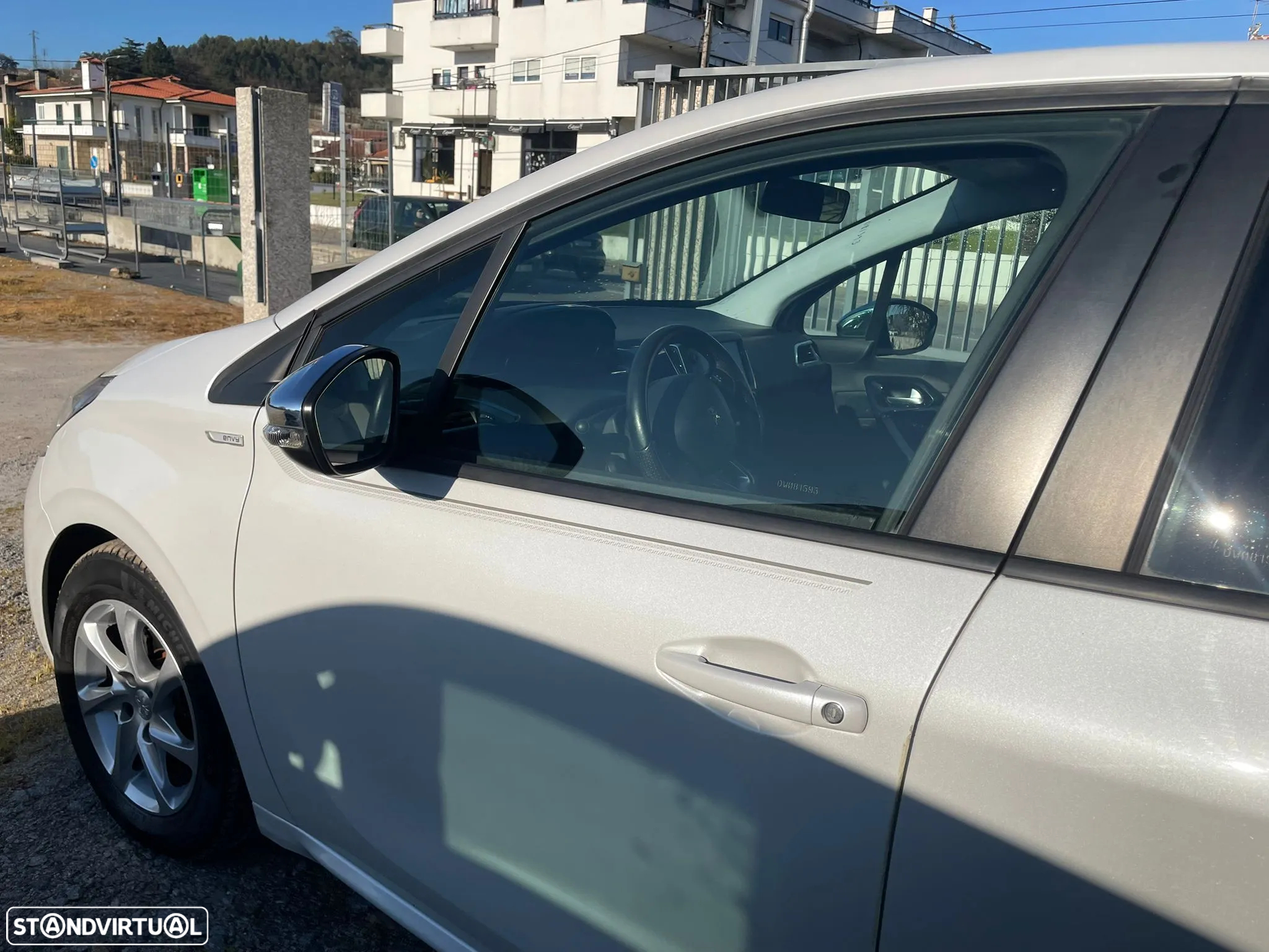 Peugeot 208 - 4