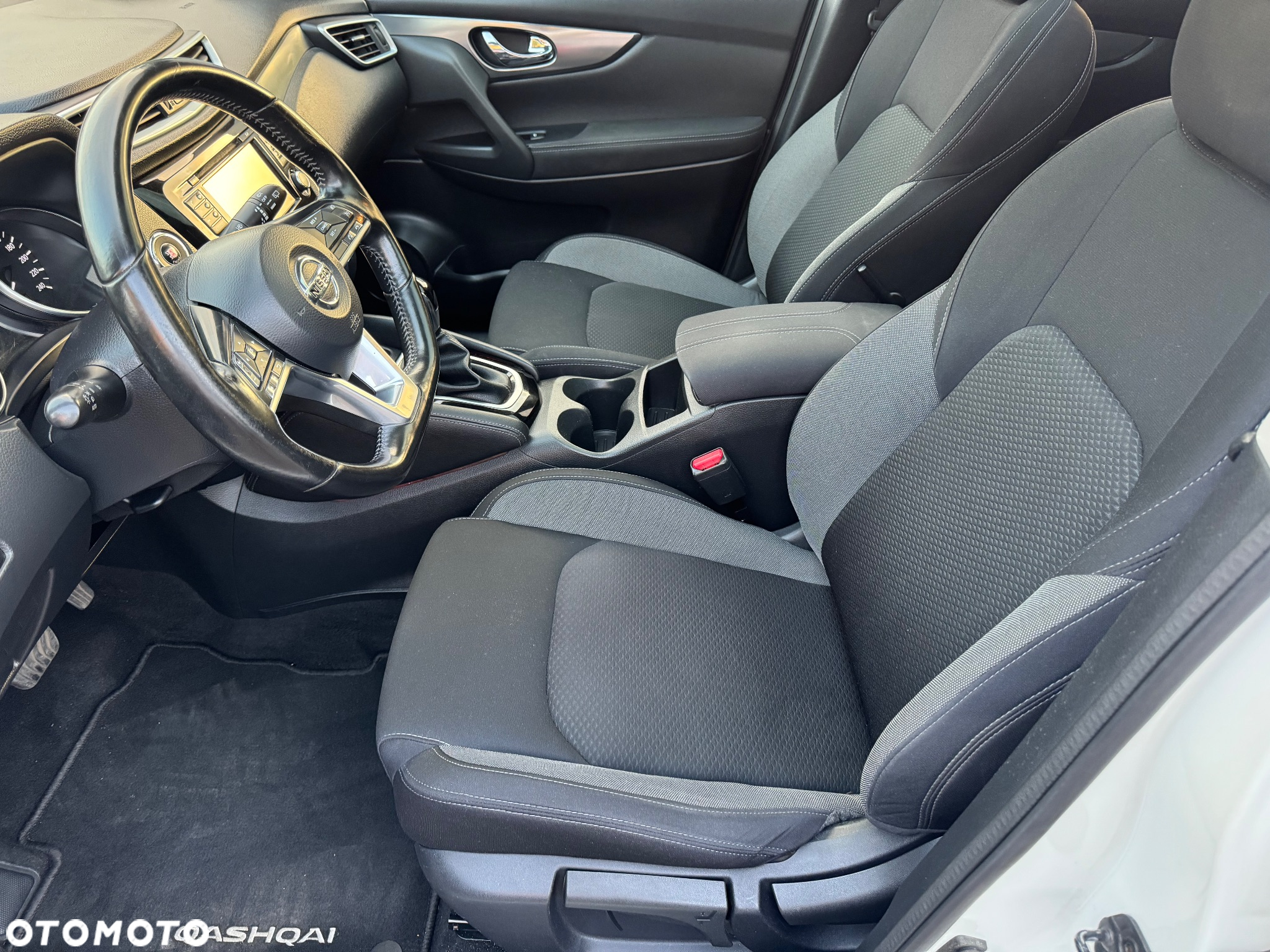 Nissan Qashqai 1.2 DIG-T Xtronic N-Connecta - 9
