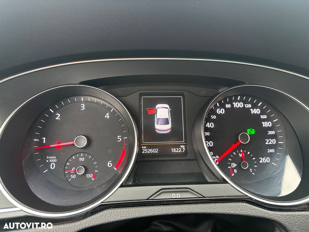 Volkswagen Passat 2.0 TDI DSG Comfortline - 10