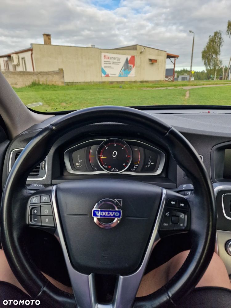 Volvo S60 D4 Drive-E Momentum - 24