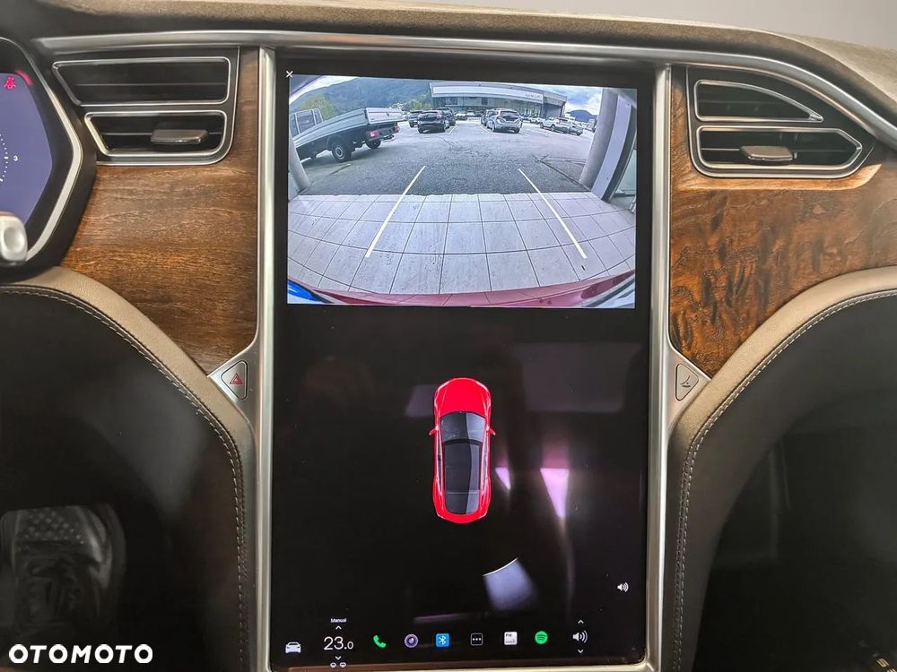 Tesla Model S - 17
