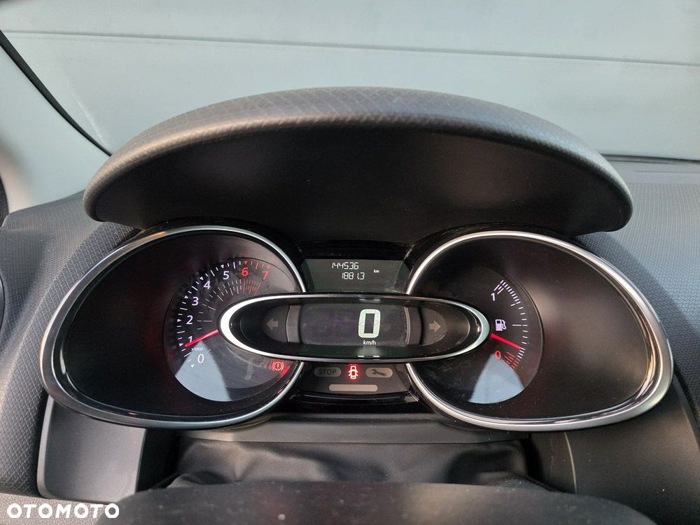 Renault Clio 1.2 16V 75 LIMITED - 15