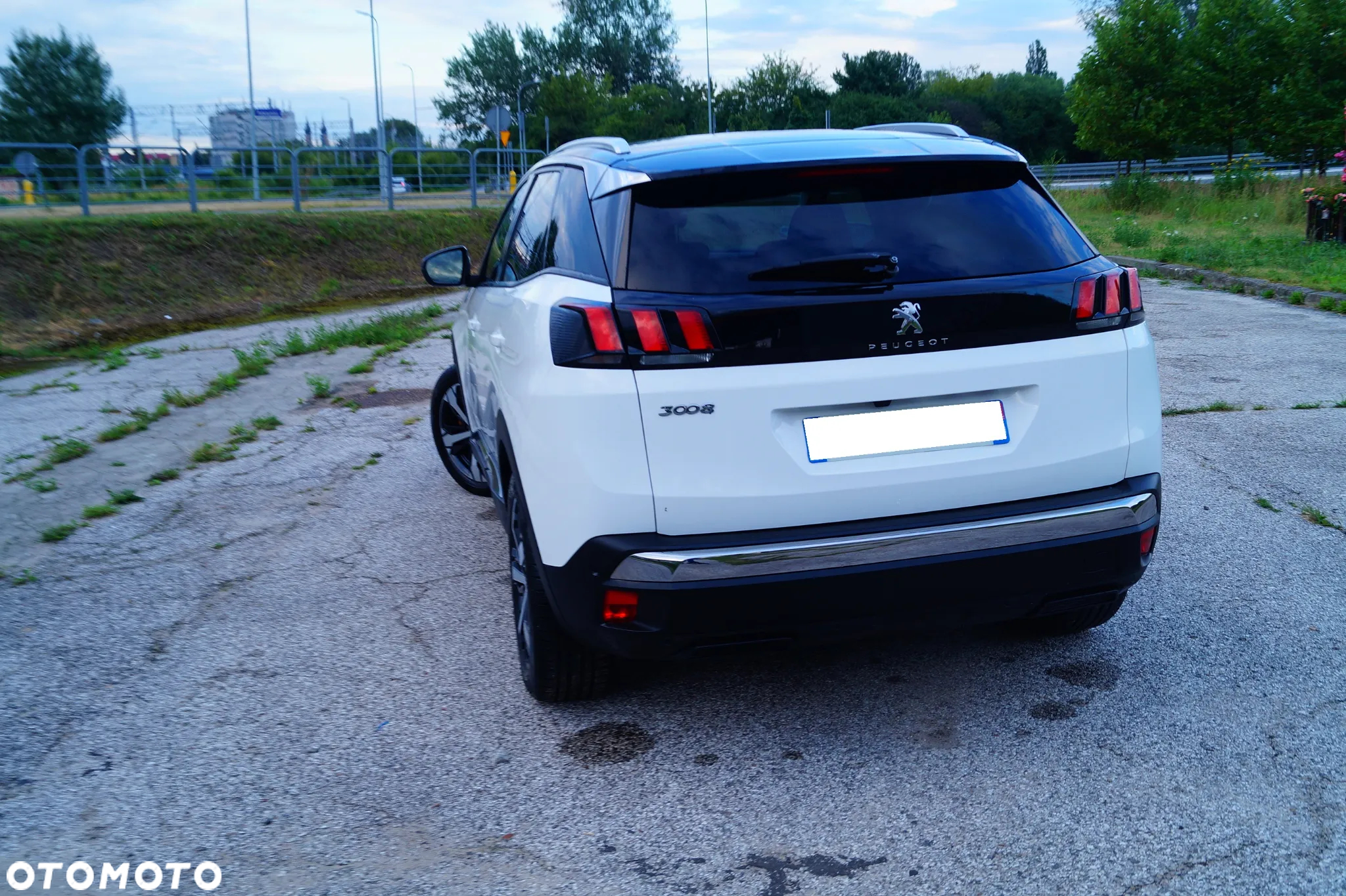 Peugeot 3008 1.5 BlueHDi Allure S&S EAT8 - 12
