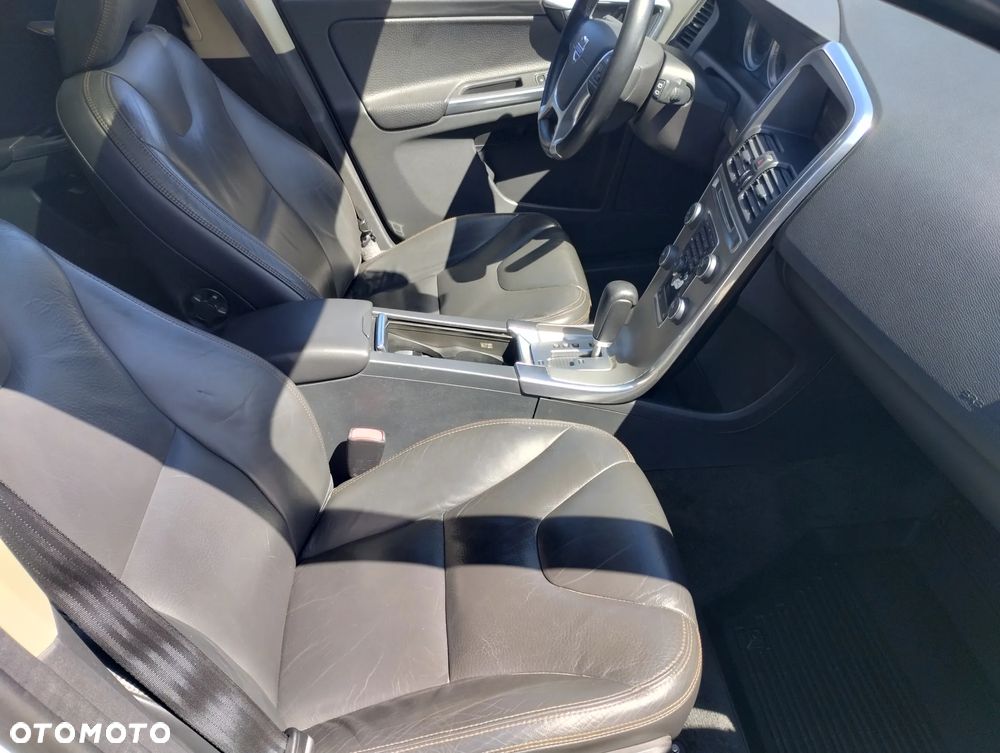 Volvo XC 60 T6 AWD Momentum - 11