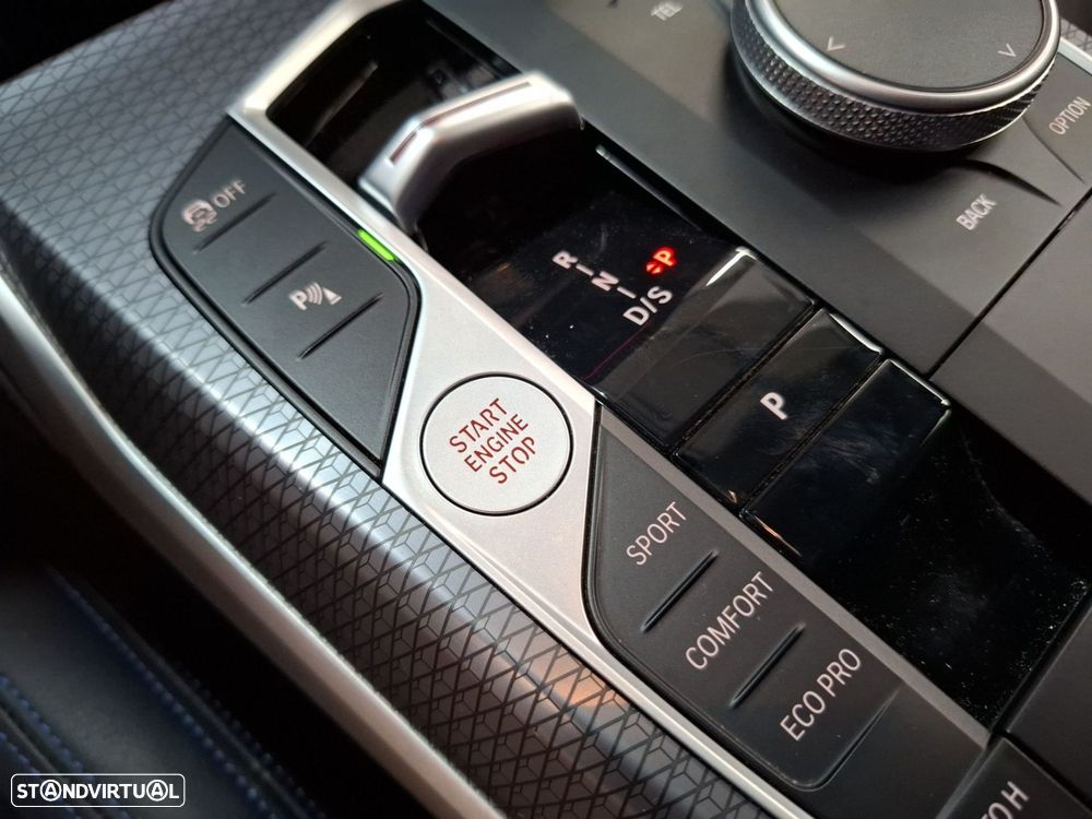 BMW 320 d Pack Desportivo M Auto - 17