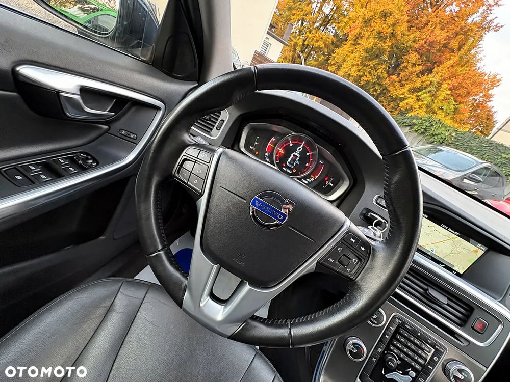Volvo V60 D2 Summum - 23