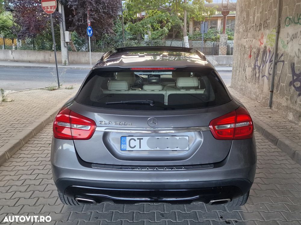 Mercedes-Benz GLA 200 (CDI) d 4Matic 7G-DCT Urban - 9