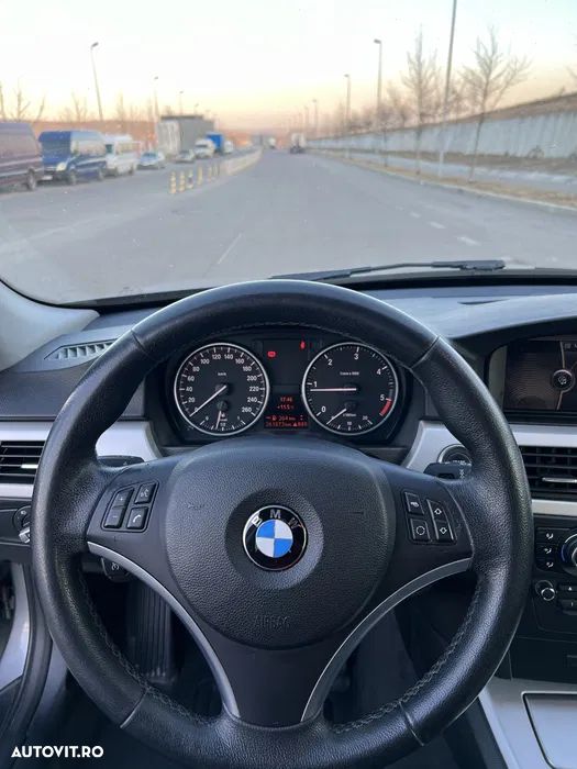 BMW Seria 3 320d - 8