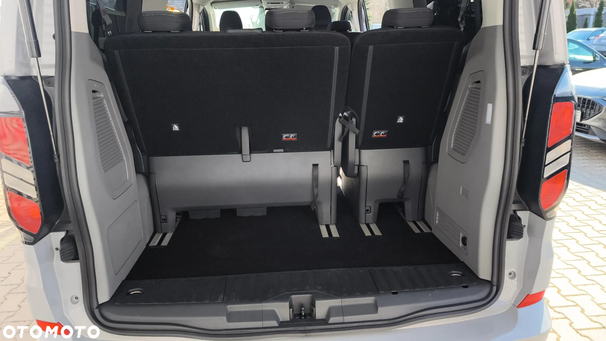 Ford Tourneo Custom 2.0 EcoBlue 320 L2 Titanium - 30