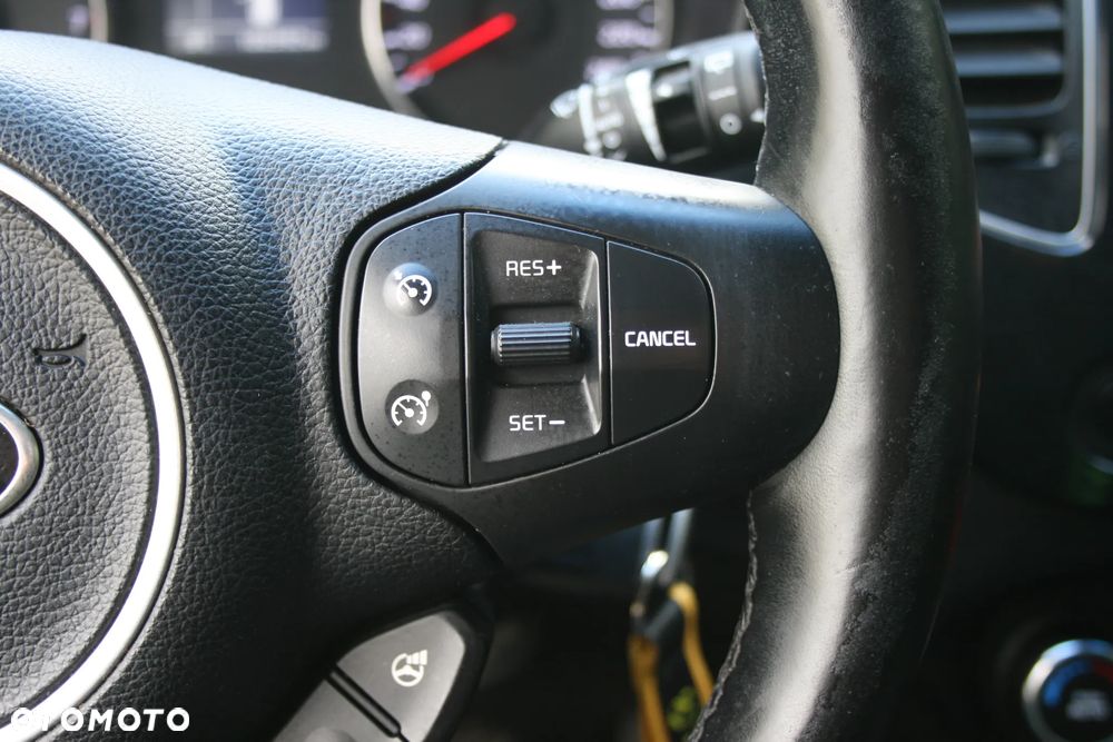 Kia Carens 1.6 GDI Business Line EU6 - 22