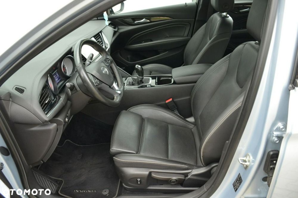 Opel Insignia - 21