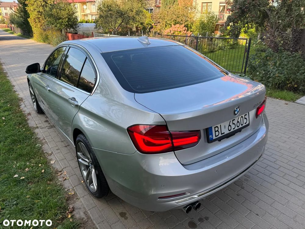 BMW Seria 3 330i - 16