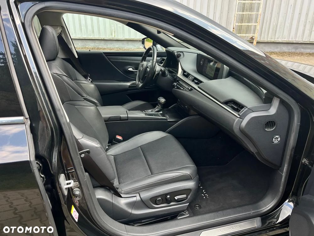 Lexus ES 300h Elegance - 16