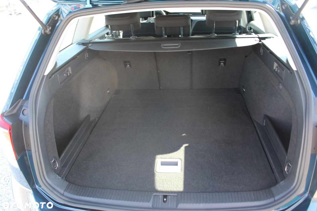 Volkswagen Passat - 29