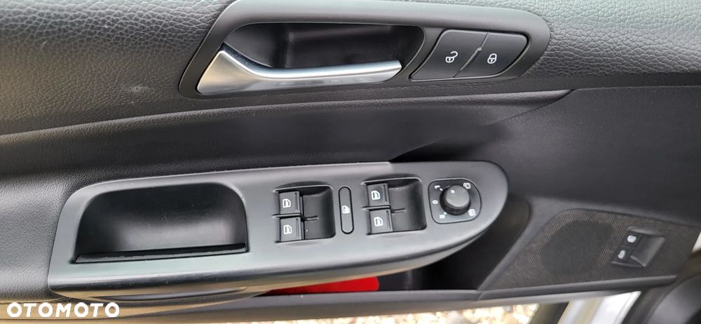 Volkswagen Passat 2.0 TDI DPF DSG Highline - 23
