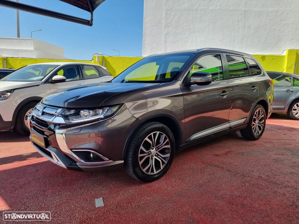 Mitsubishi Outlander 2.2 DI-D Intense - 2