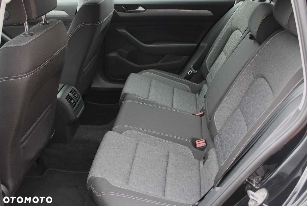 Volkswagen Passat Variant 2.0 TDI EVO Business DSG - 14