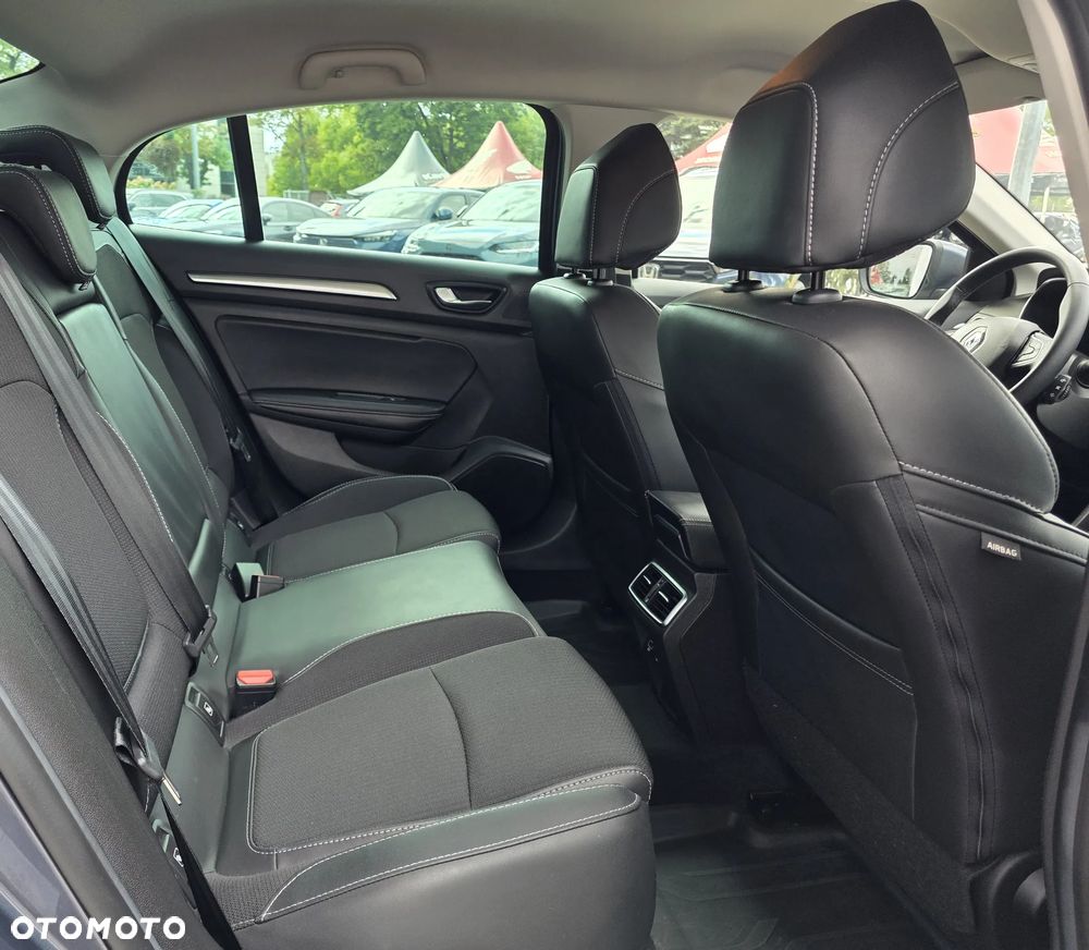 Renault Megane 1.3 TCe Techno EDC - 8
