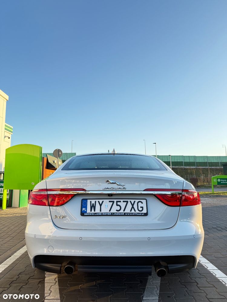Jaguar XF 2.0 T R-Sport - 20