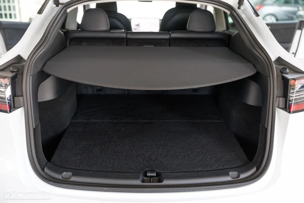 Tesla Model Y Long Range Dual Motor AWD - 18