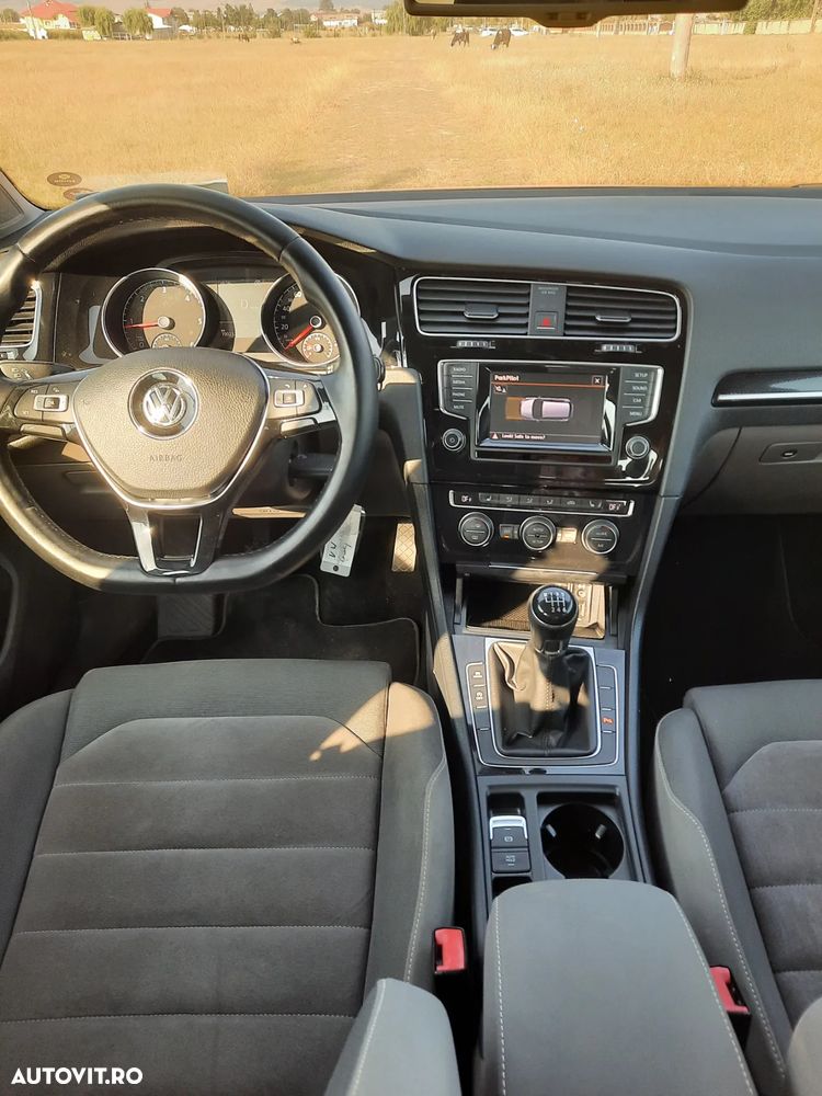 Volkswagen Golf 2.0 TDI BlueMotion Technology Edition - 4