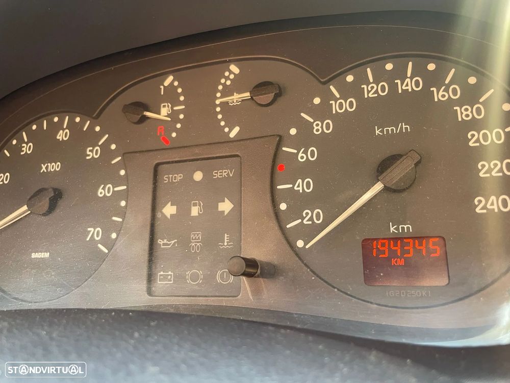 Renault Clio 1.2 RXE - 7