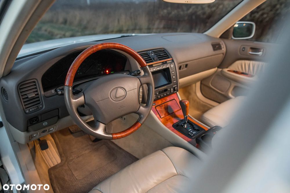 Lexus LS 400 - 16