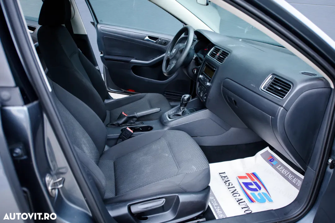 Volkswagen Jetta - 17