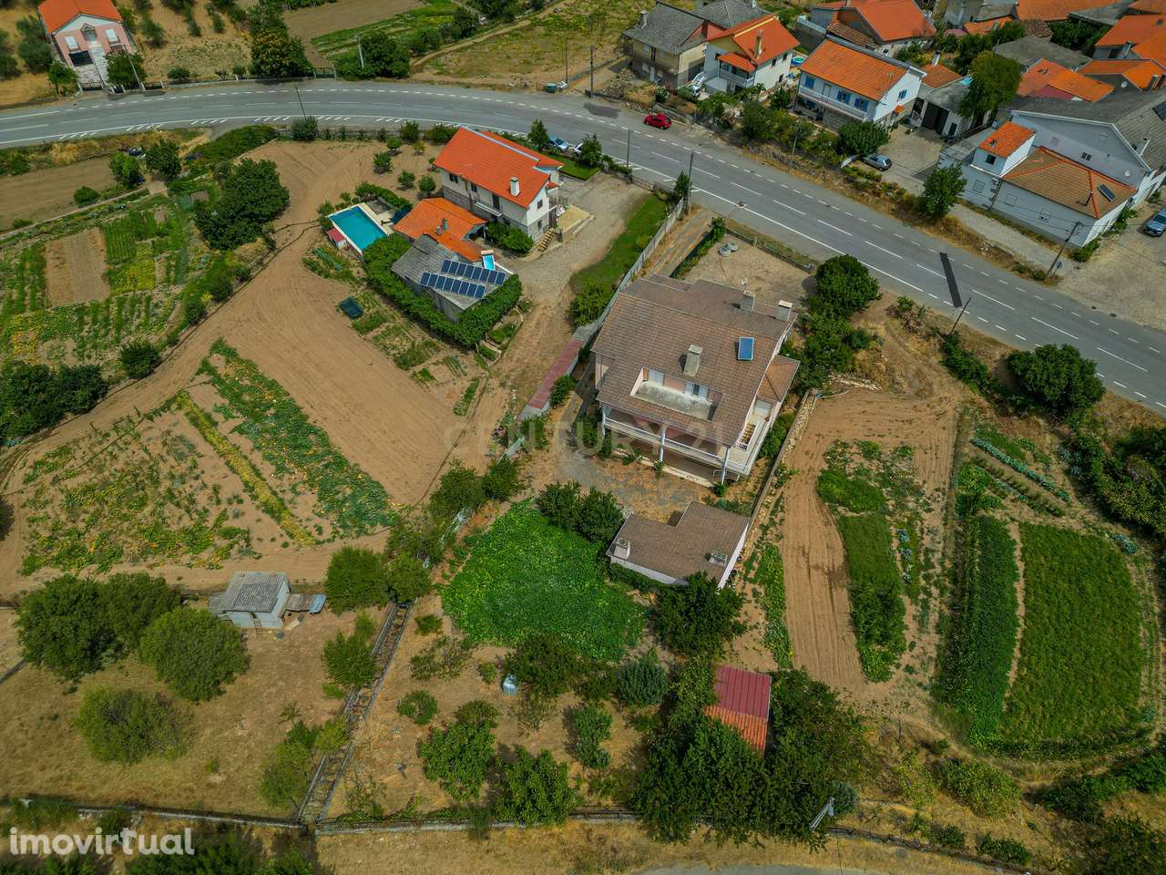 Moradia T4 em Vimioso com grande área exterior - Grande imagem: 4/49