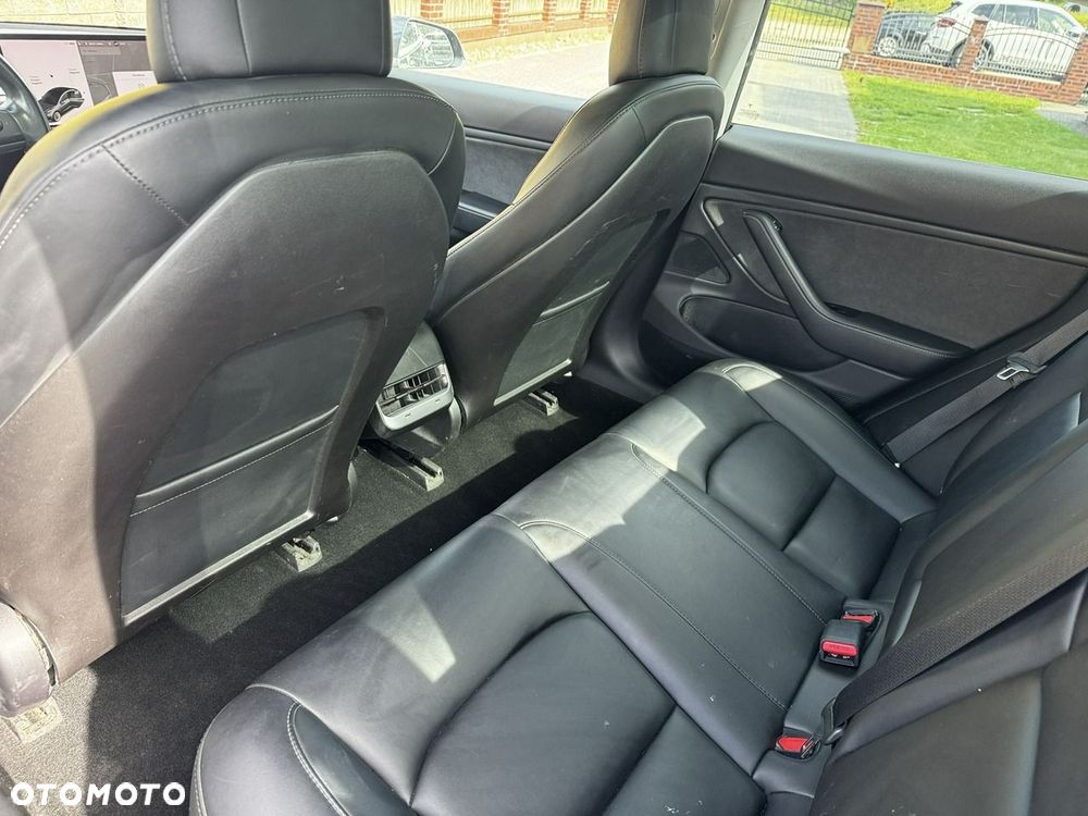 Tesla Model 3 - 8