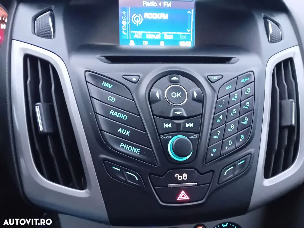 Ford Focus Turnier 1.6 TDCi DPF Start-Stopp-System Business - 12