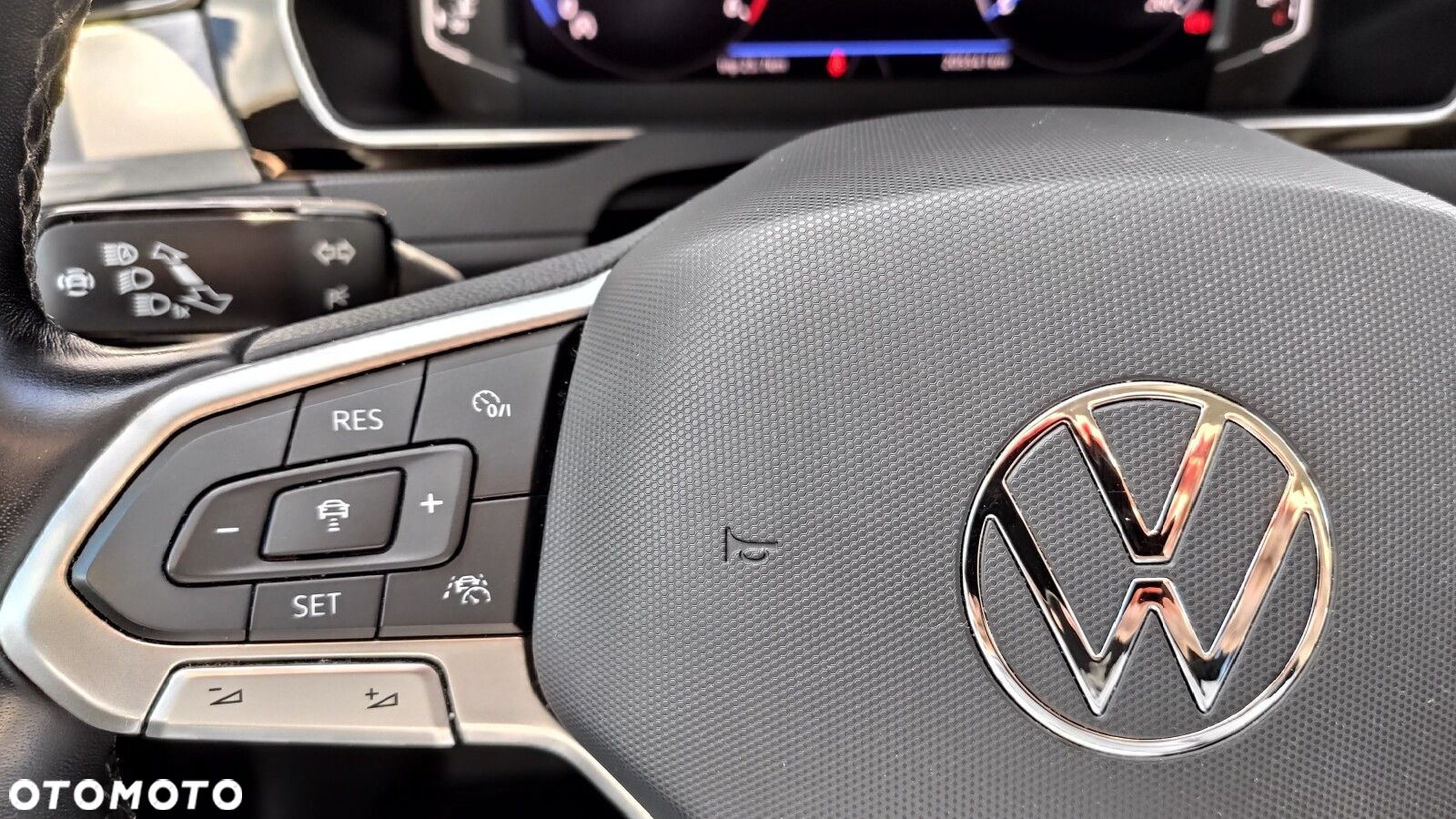 Volkswagen Passat - 14