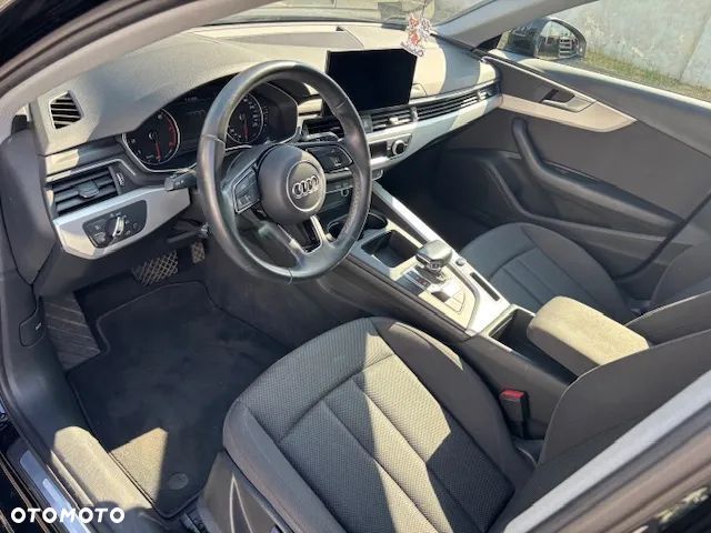 Audi A4 Limousine - 8