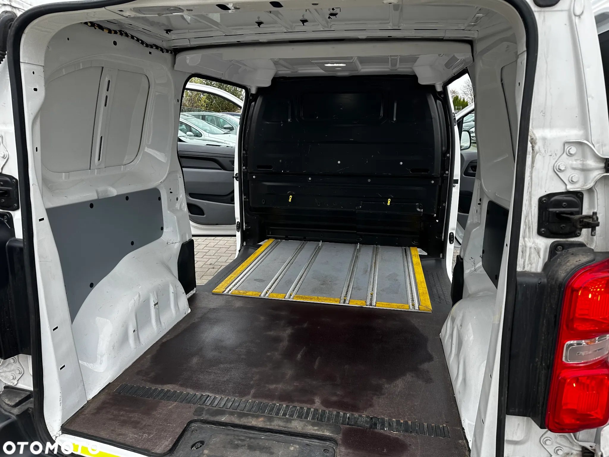 Peugeot Expert - 22