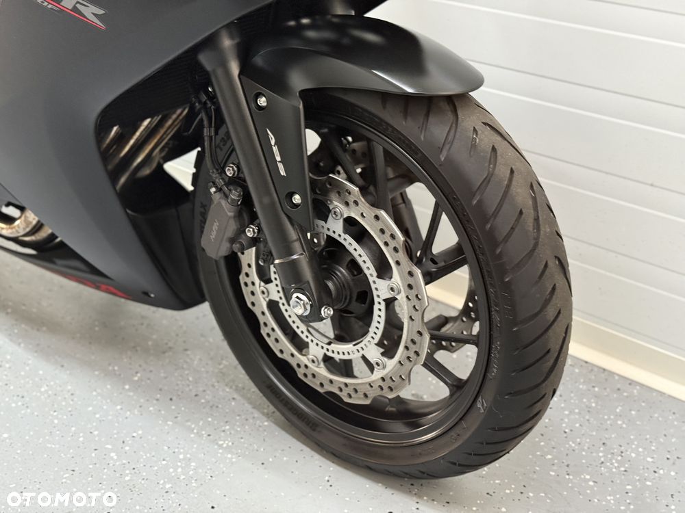 Honda CBR - 16