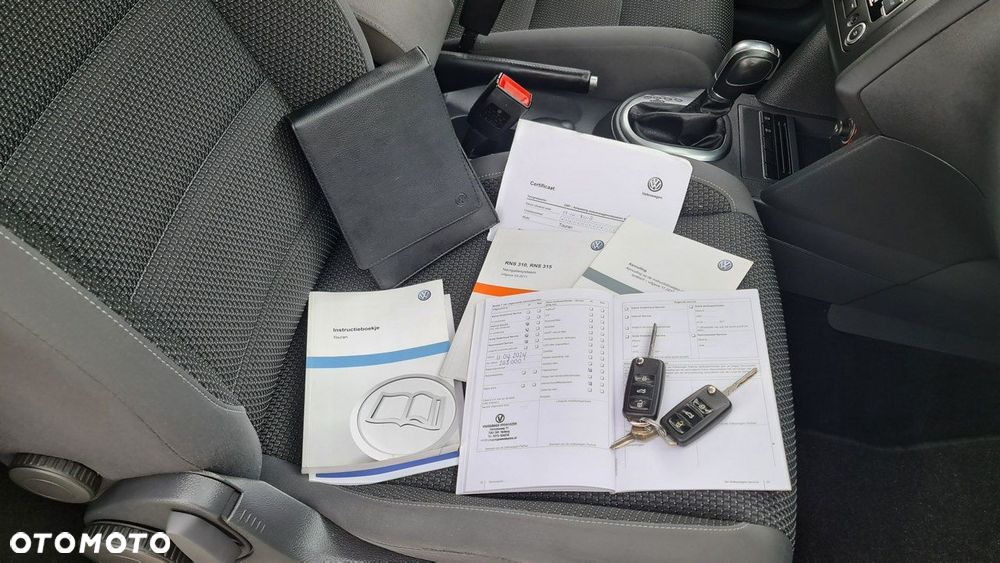 Volkswagen Touran - 28