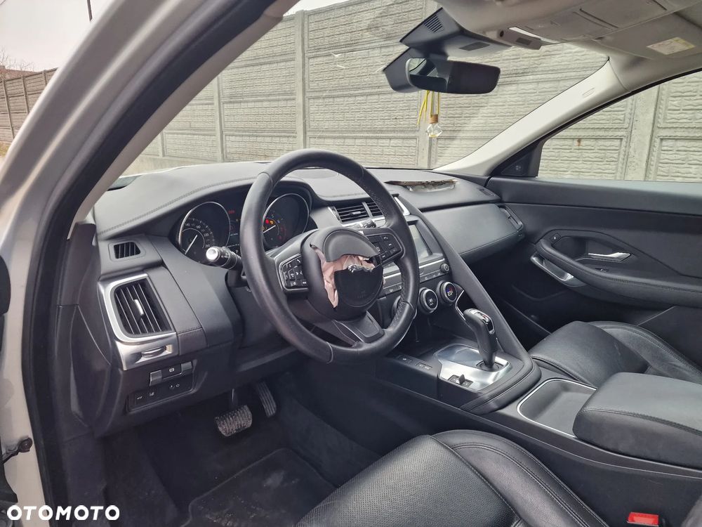 Jaguar E-Pace P200 AWD R-Dynamic S - 8