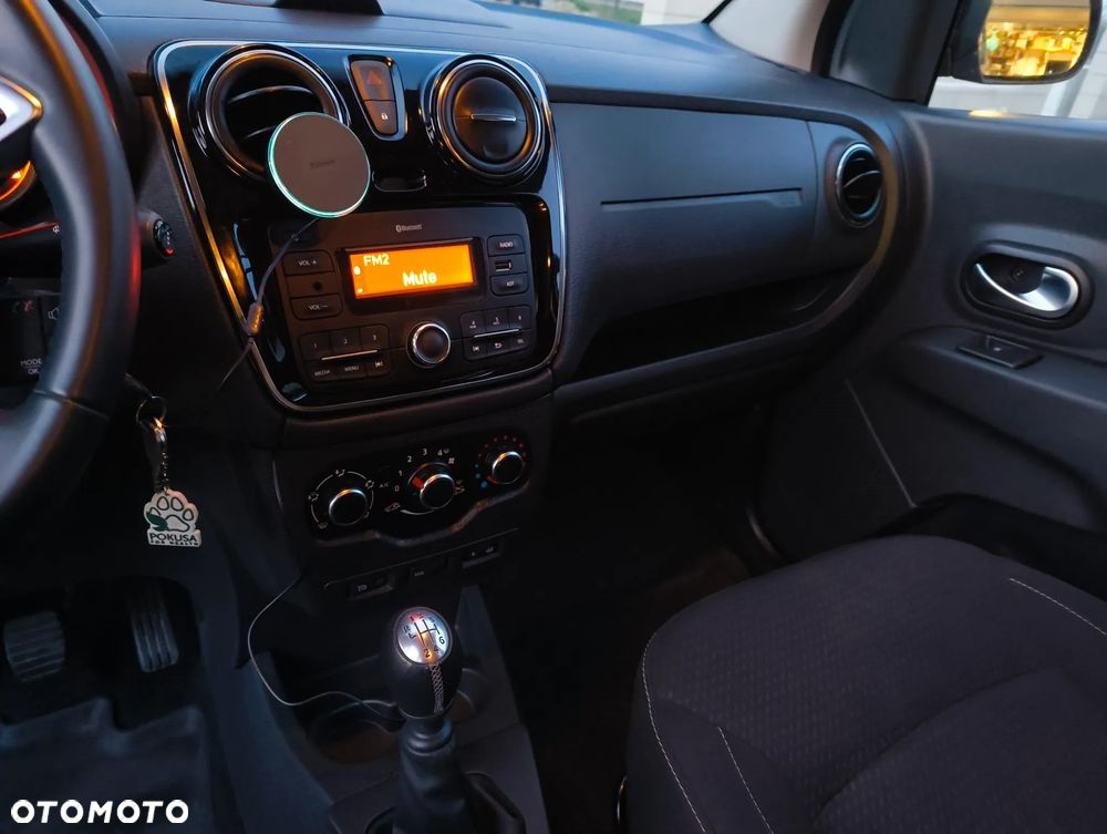 Dacia Lodgy 1.3 TCe Laureate S&S - 13