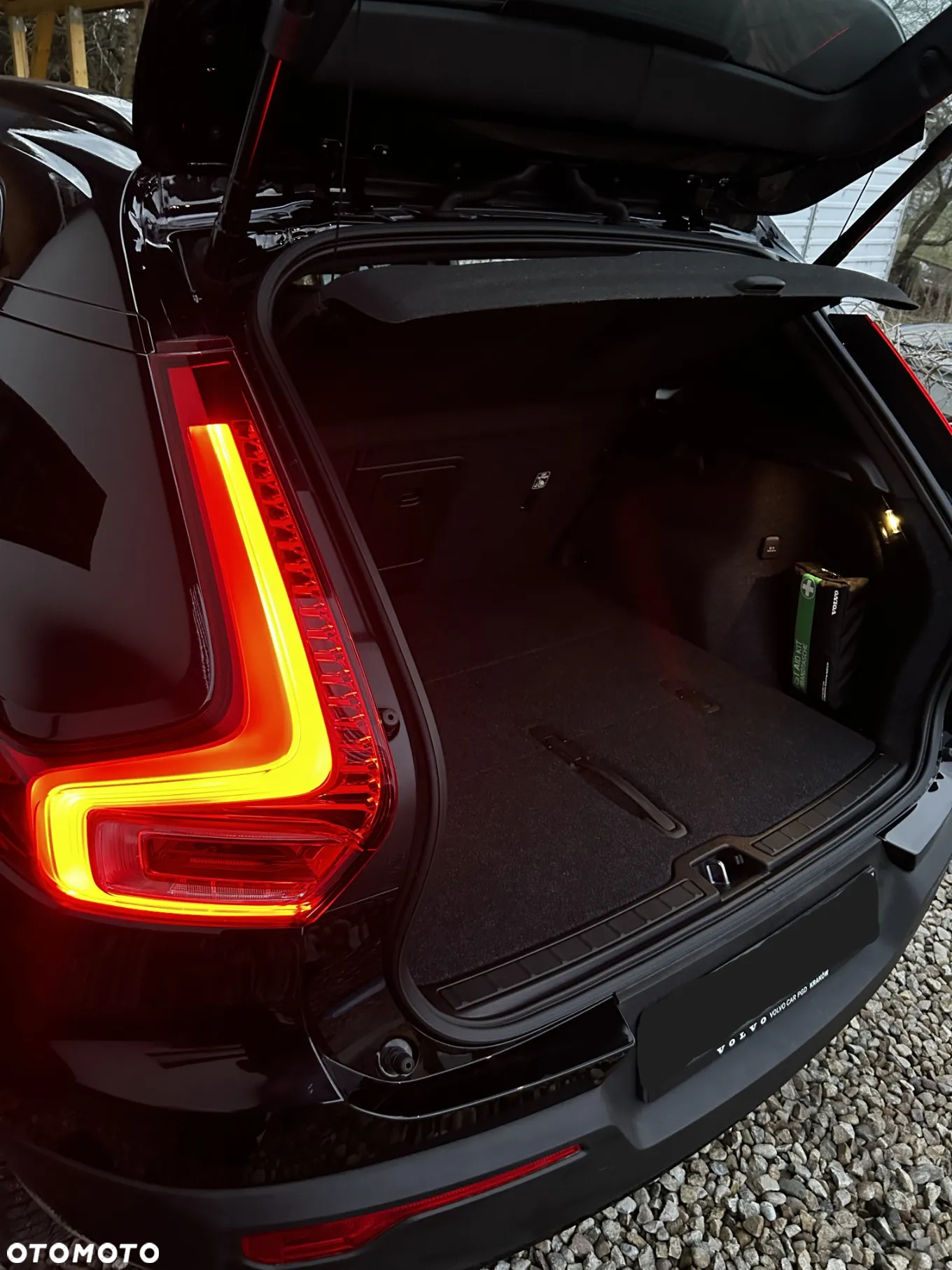 Volvo XC 40 T3 R-Design - 18