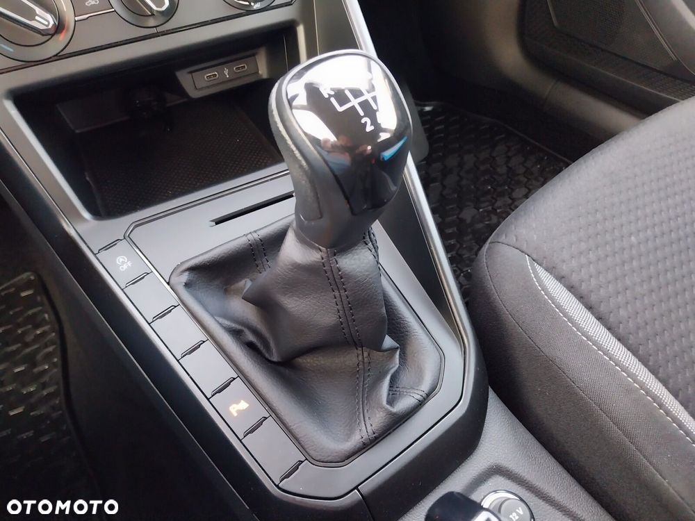 Volkswagen Polo - 24