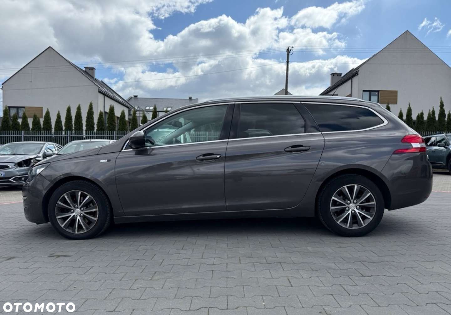 Peugeot 308 - 1