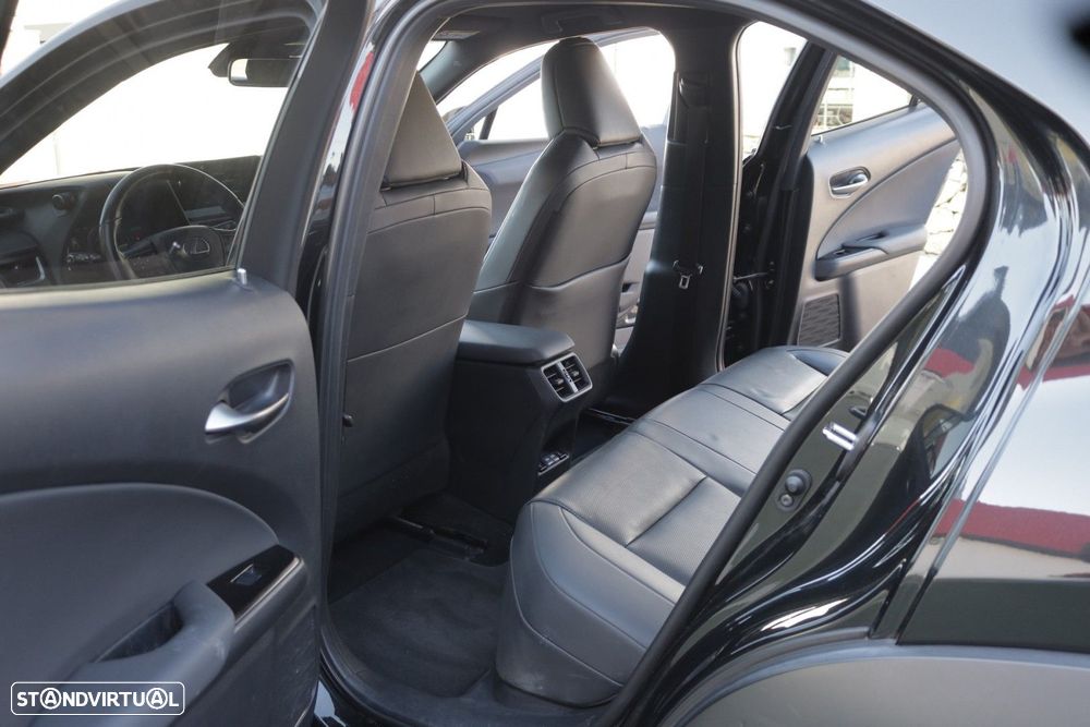 Lexus UX 300e Premium - 25