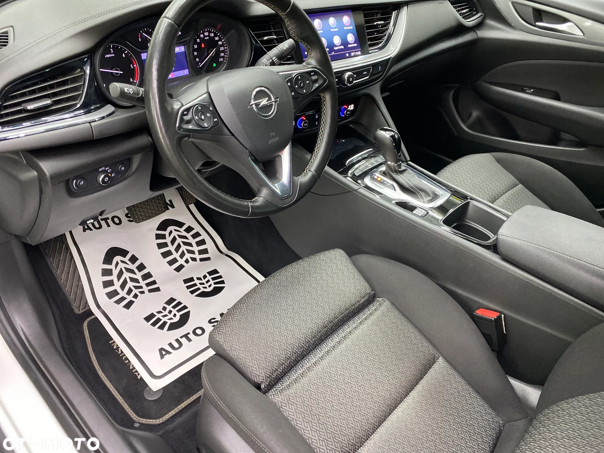 Opel Insignia - 23