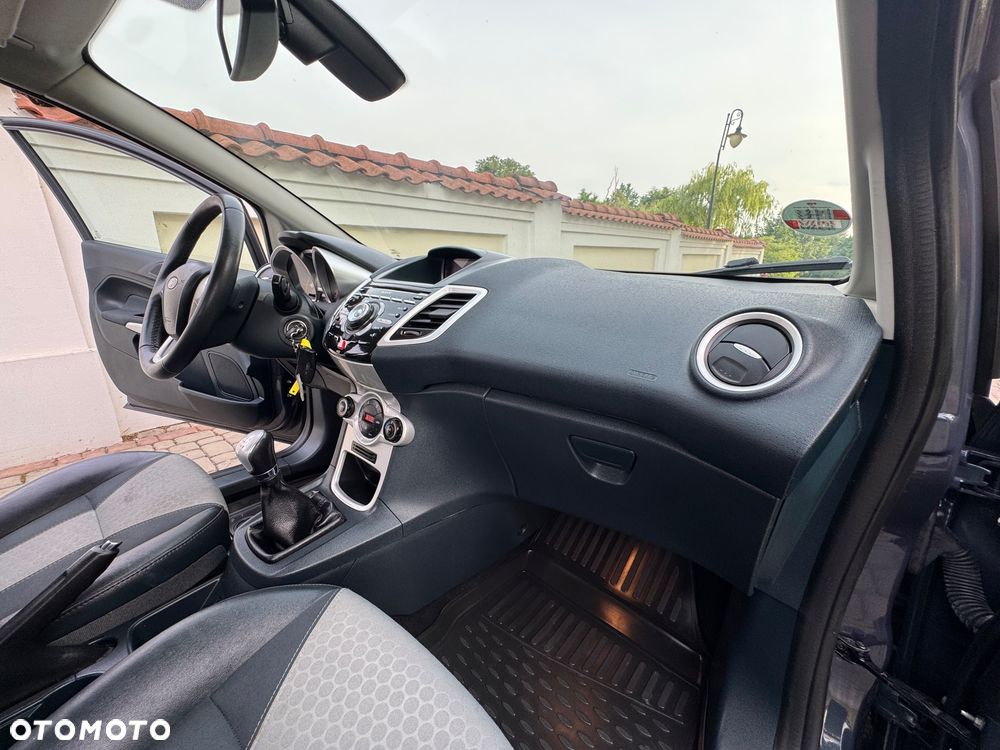 Ford Fiesta - 40