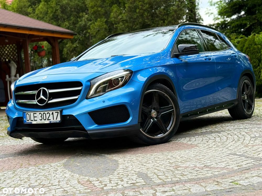 Mercedes-Benz GLA - 33