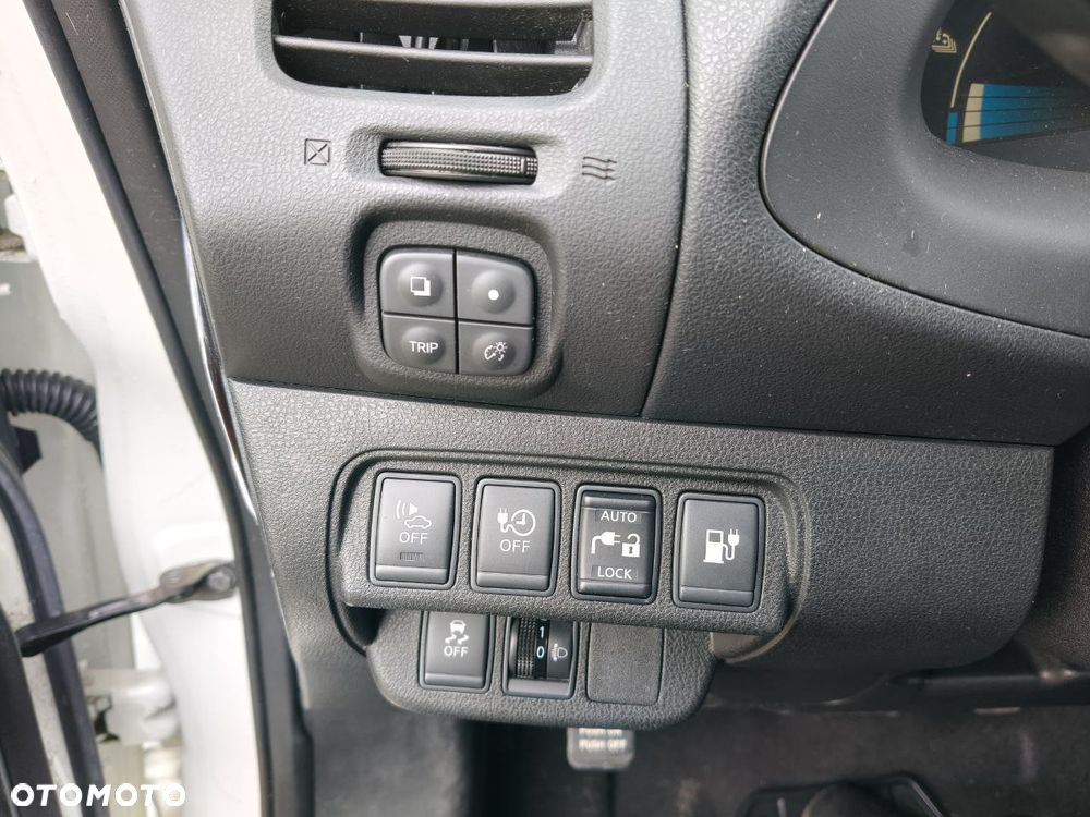 Nissan Leaf 30kWh Acenta - 11