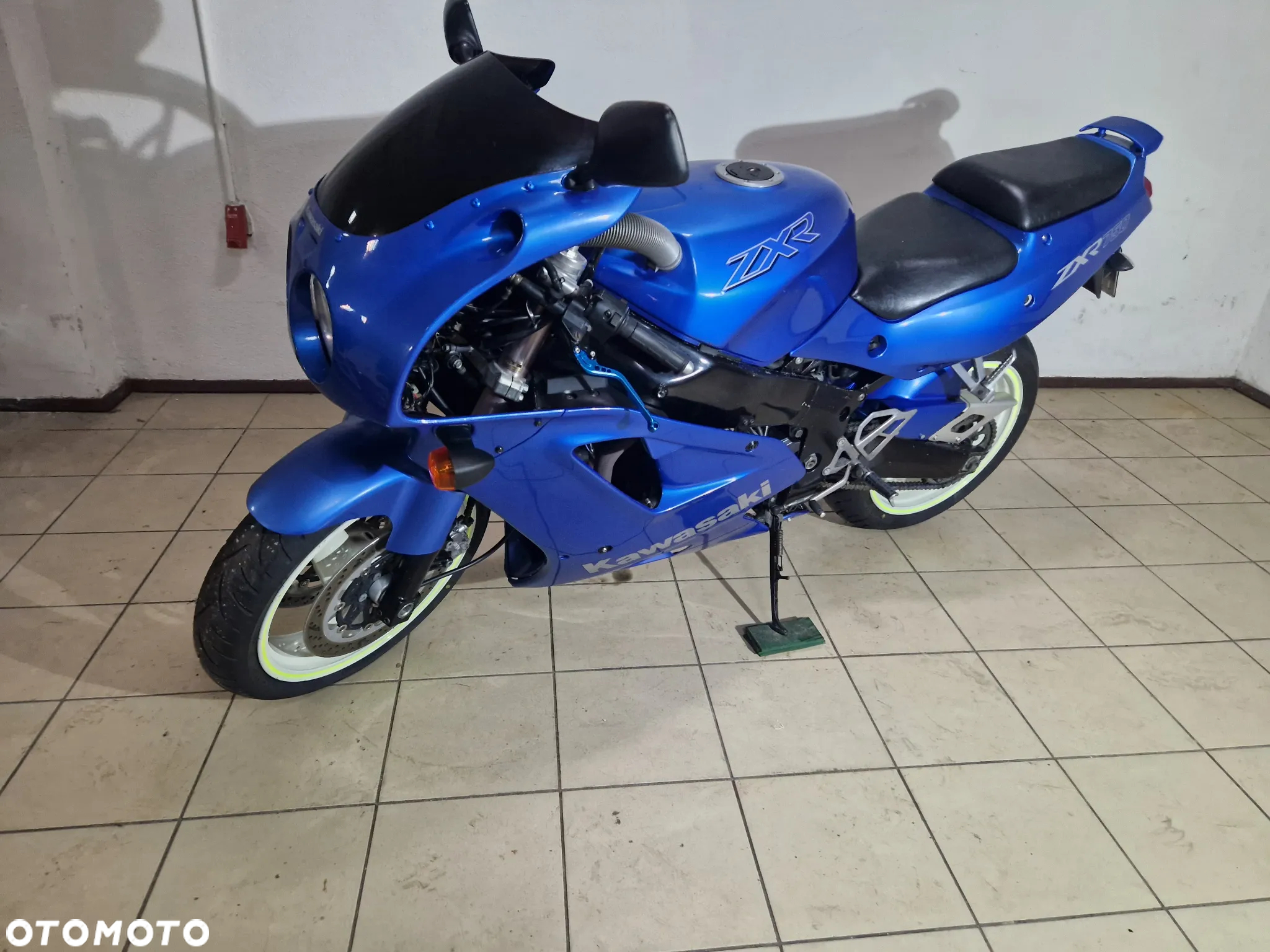 Kawasaki ZXR - 8