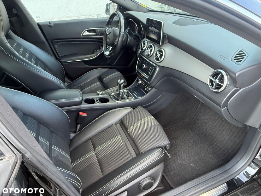Mercedes-Benz CLA 200 Urban - 7