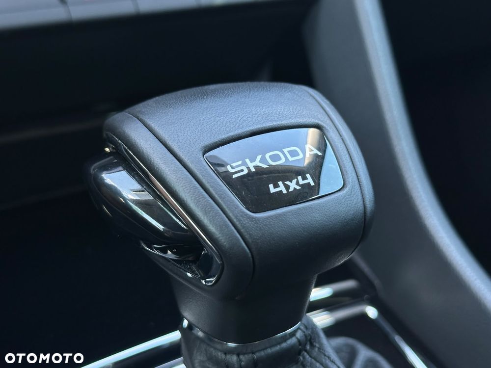 Skoda Karoq 2.0 TDI SCR 4x4 Style DSG - 15