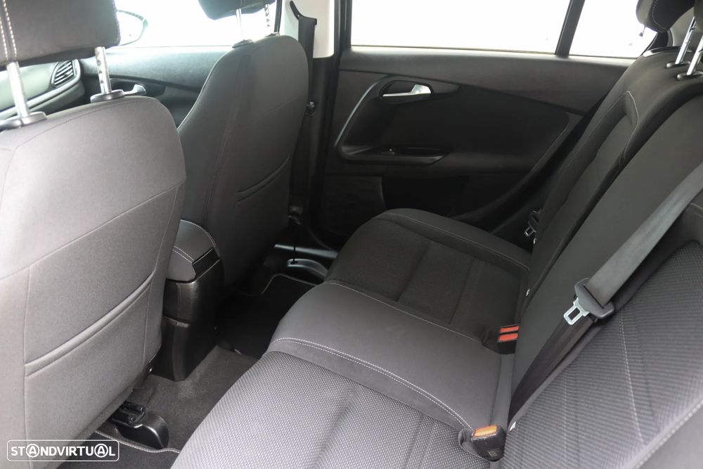 Fiat Tipo Station Wagon 1.3 M-Jet Lounge Tech - 25